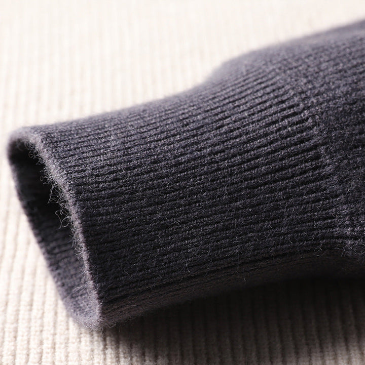 Men's two-tone crew-neck sweater with long raglan sleeves and ribbed trims
