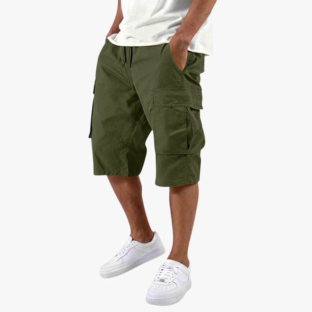 Men's relaxed knee-length cargo shorts with utility pockets