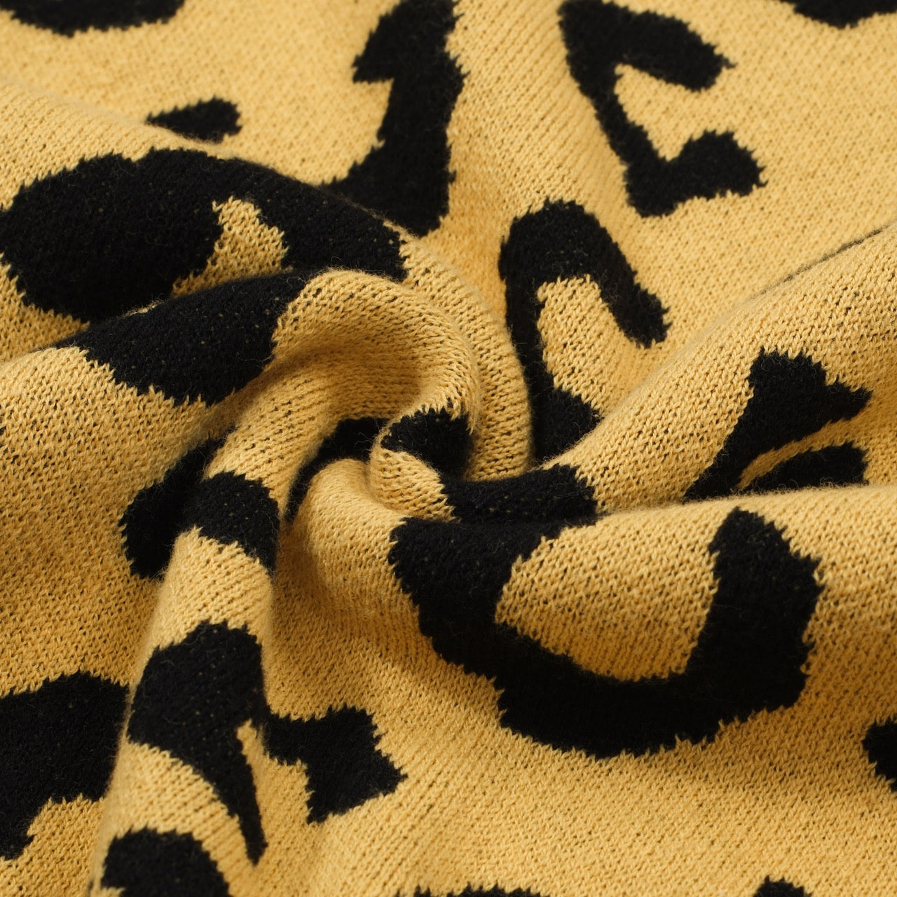 Men's yellow and black leopard print knit polo shirt with short sleeves