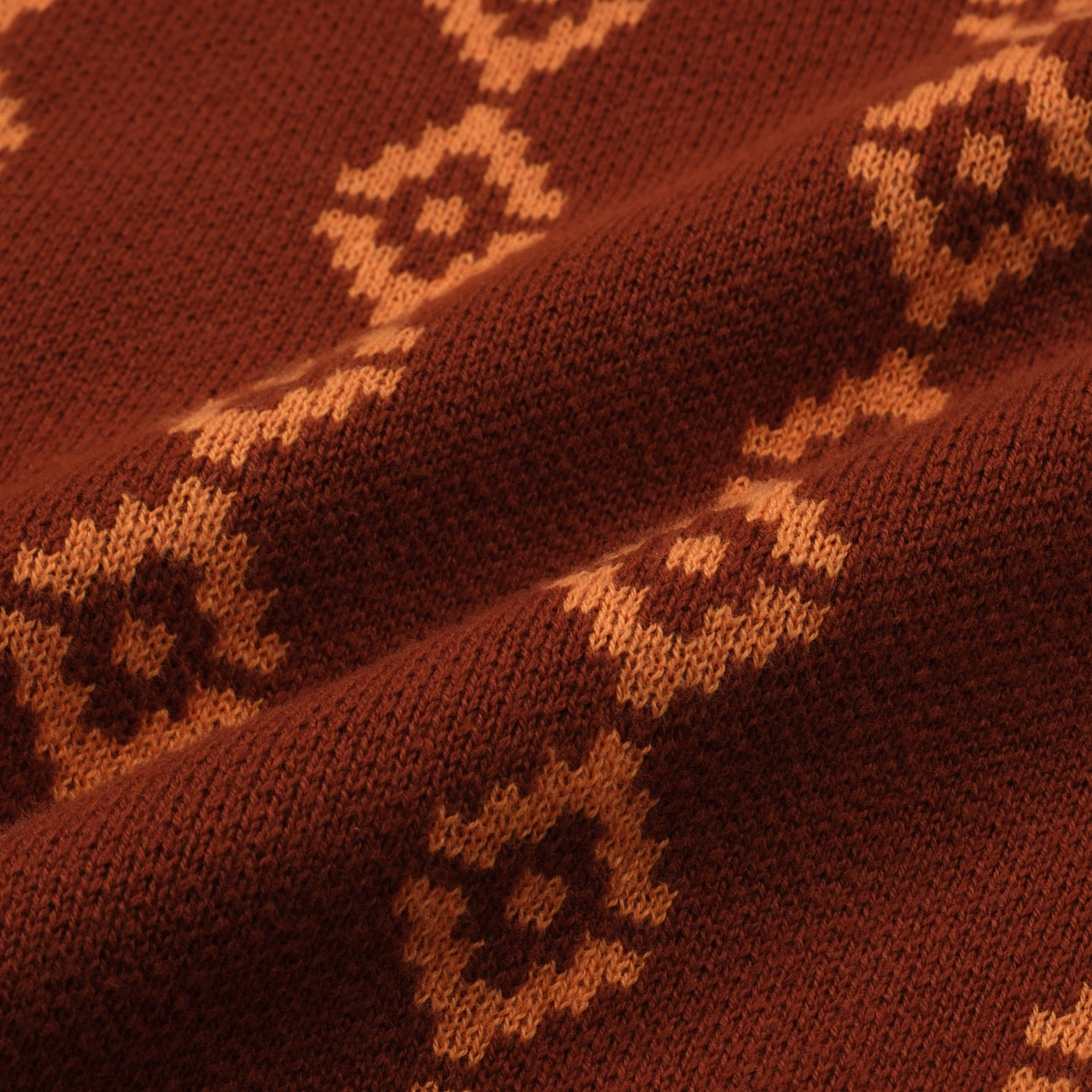Men's brown geometric knit polo shirt with short sleeves