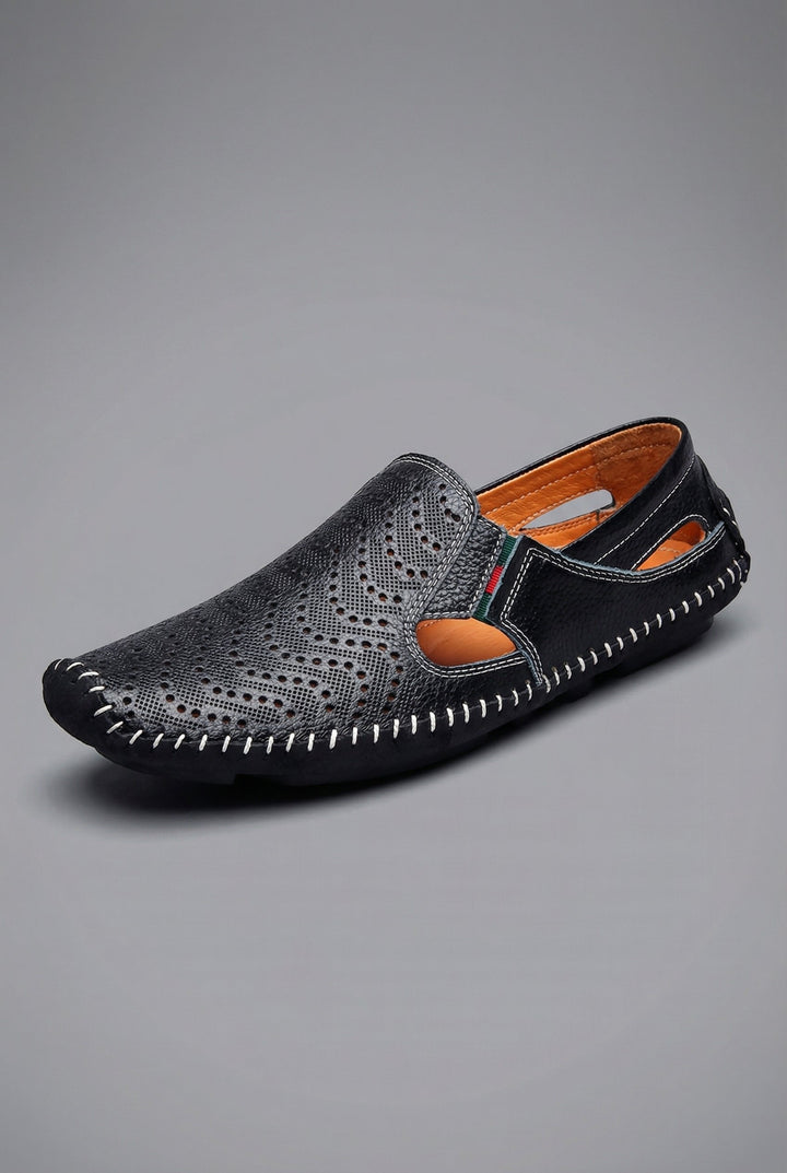 Men's perforated slip-on loafers with round toes, flat soles and contrast stitching