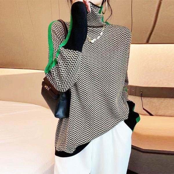 Women's geometric turtleneck sweater with contrasting sleeve stripes