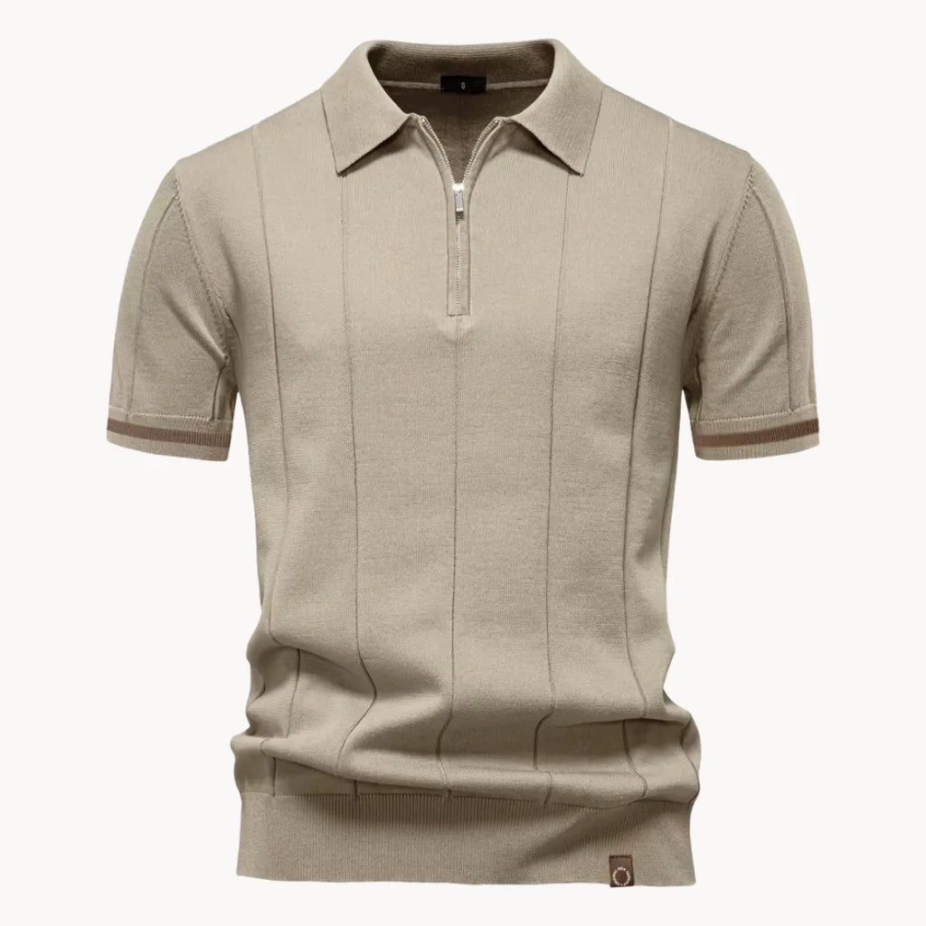 Men's short-sleeve knitted polo shirt with zip neck, classic collar and striped cuffs