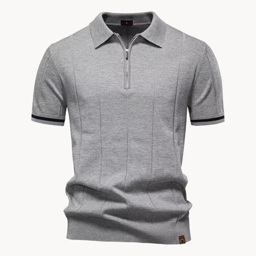 Men's short-sleeve knitted polo shirt with zip neck, classic collar and striped cuffs