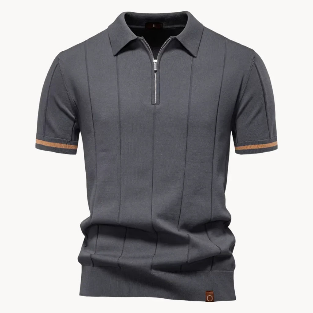Men's short-sleeve knitted polo shirt with zip neck, classic collar and striped cuffs