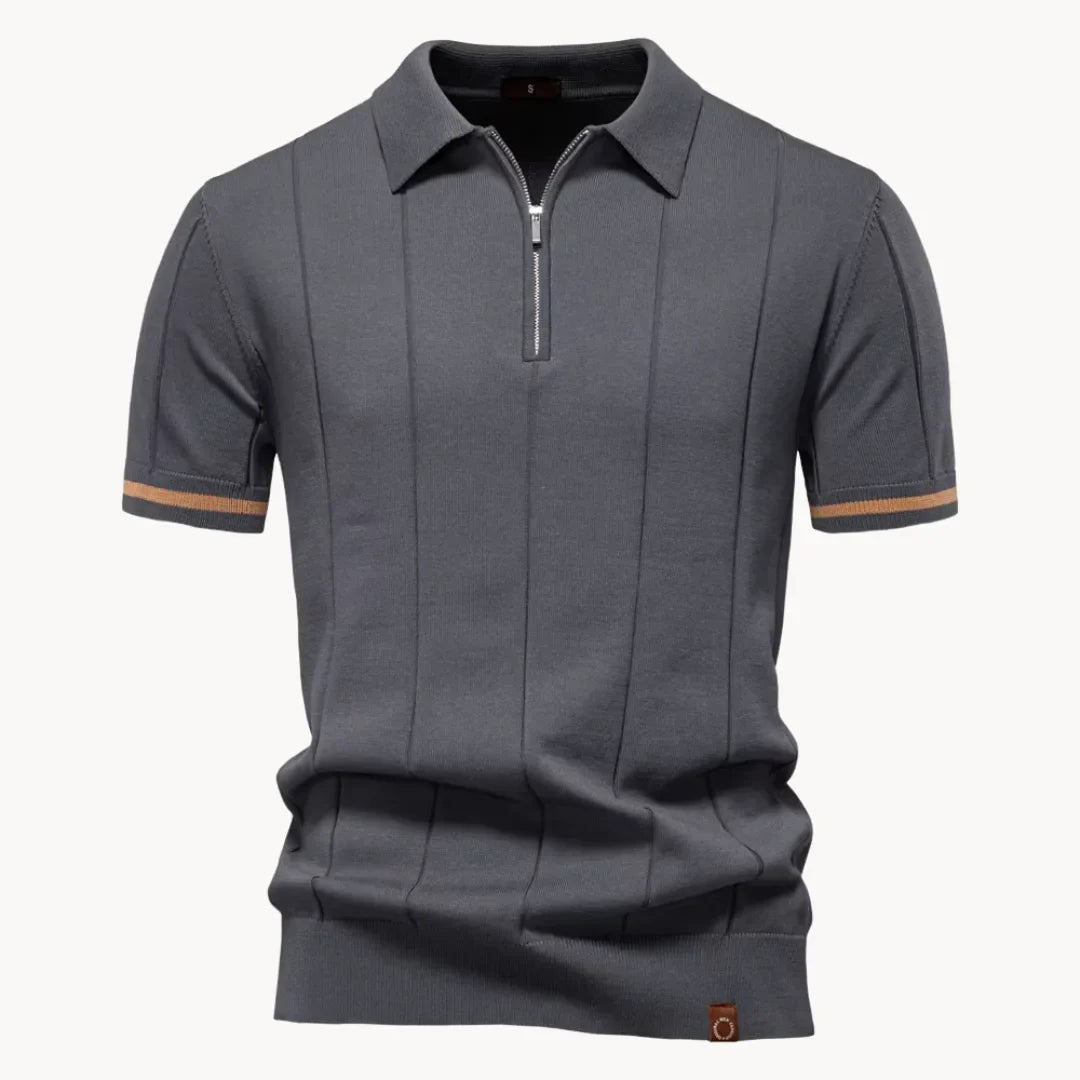 Men's short-sleeve knitted polo shirt with zip neck, classic collar and striped cuffs