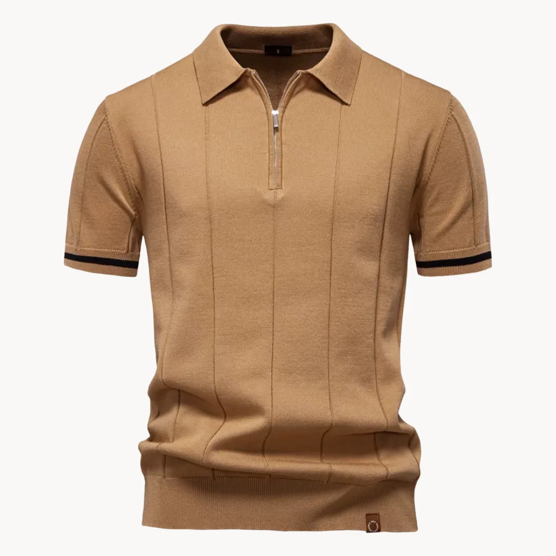 Men's short-sleeve knitted polo shirt with zip neck, classic collar and striped cuffs