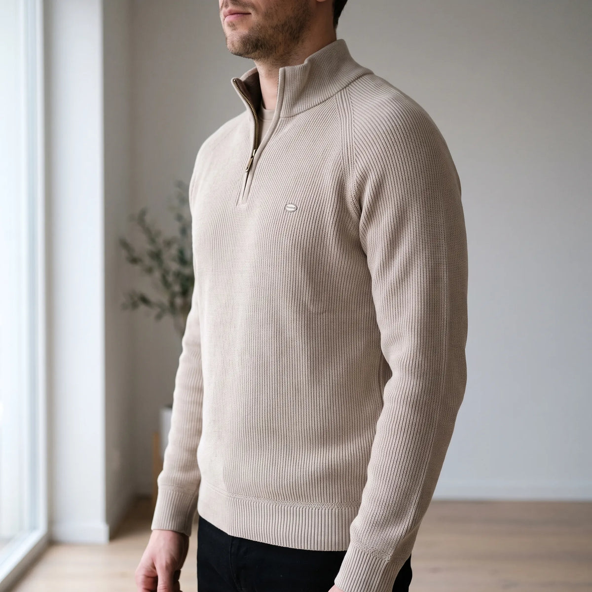 Men's ribbed mock neck sweater with half-zip and long sleeves