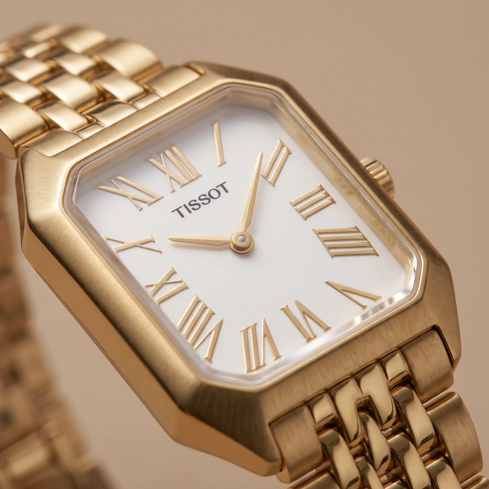 Quadris  - Minimalist Square Dial Womens Watch Tracking The Time