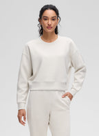 Women's plain crewneck sweatshirt with long sleeves and ribbed trims