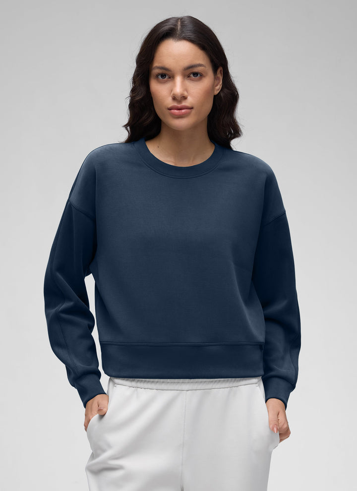 Women's plain crewneck sweatshirt with long sleeves and ribbed trims