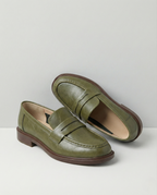 Women's penny loafers with apron stitching and low heel