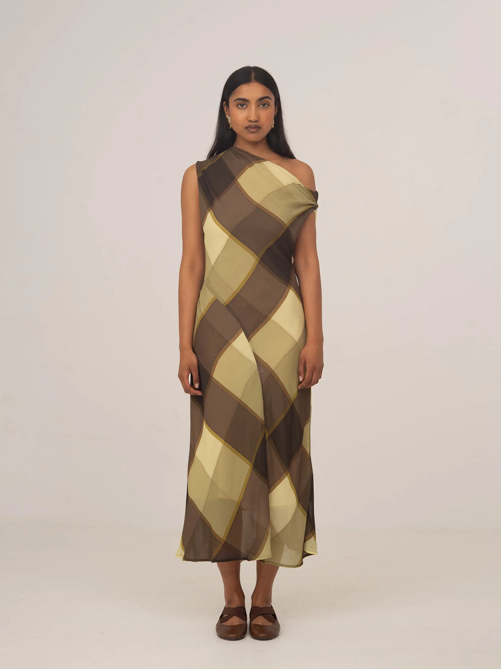Women's asymmetric checked midi dress with a sleeveless one-shoulder neckline