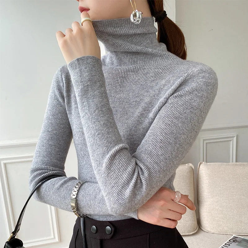 Women's ribbed turtleneck jumper with long sleeves