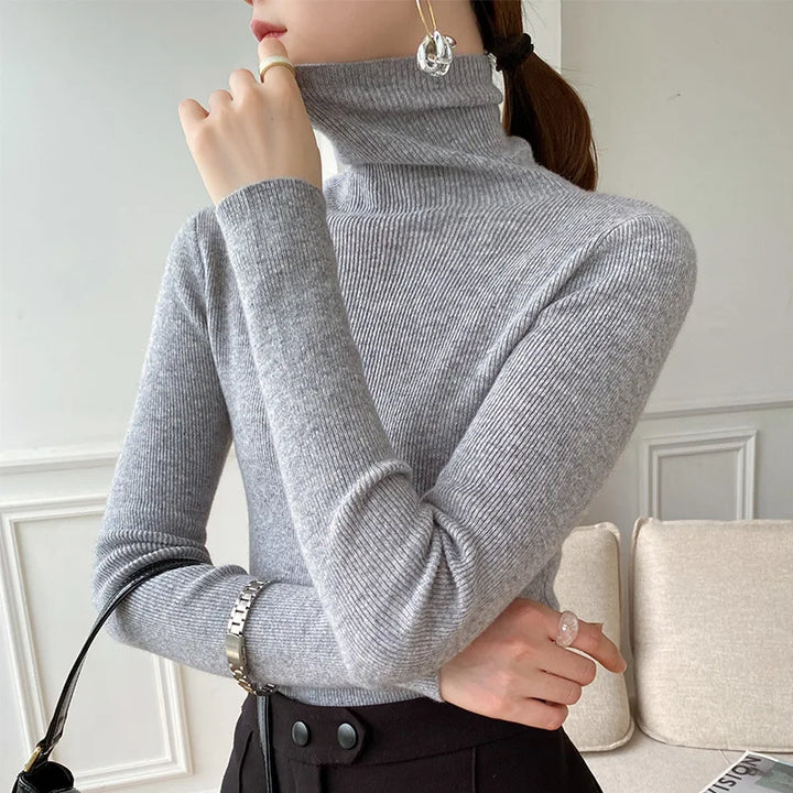 Women's ribbed turtleneck jumper with long sleeves