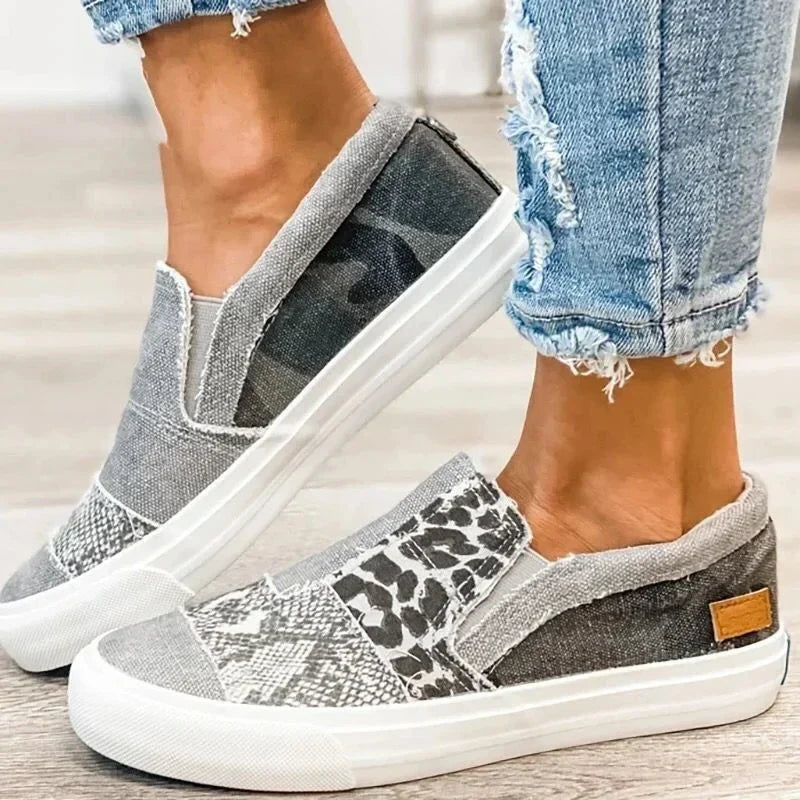 Women's patterned slip-on loafers with round toes and flat white soles