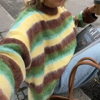 Women's relaxed striped crew neck jumper with long sleeves and ribbed trims