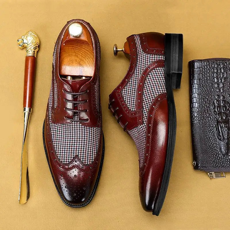 Men's brogue Oxford shoes with wingtip perforations and checked panels