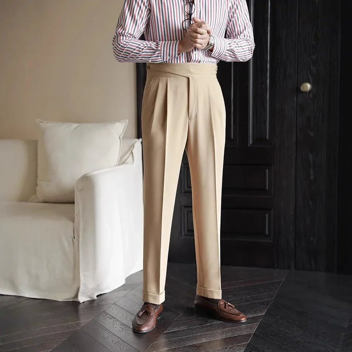 Men's high rise pleated straight leg trousers with side pockets