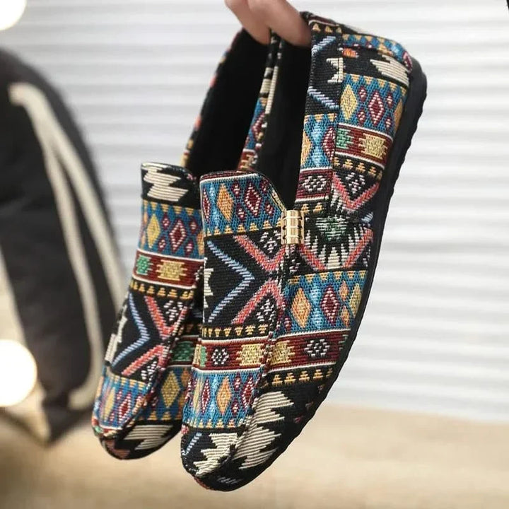 Woven geometric-pattern loafers with round toes and flat soles