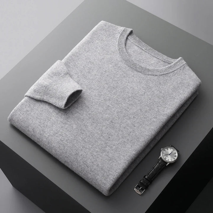 Plain crew neck sweater with long sleeves and ribbed trims