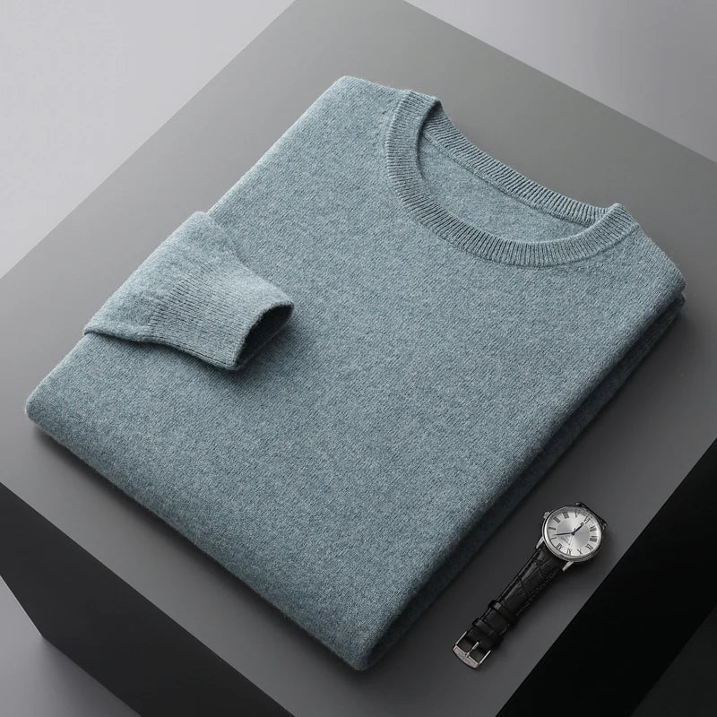 Plain crew neck sweater with long sleeves and ribbed trims