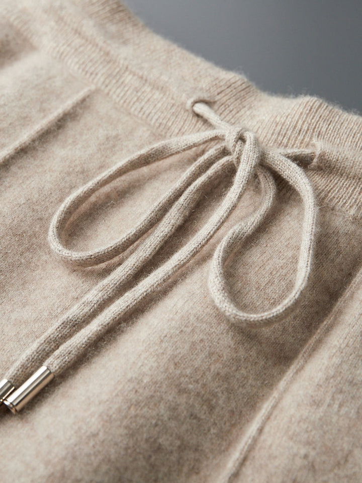 Men's fine knit tracksuit set with a zip jacket and drawstring trousers
