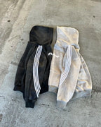 Unisex hooded sweatshirt with contrasting sleeve stripes