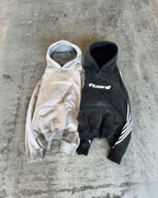 Unisex hooded sweatshirt with contrasting sleeve stripes