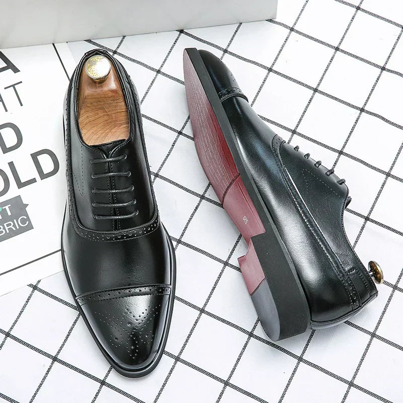 Men's Oxford shoes with perforated brogue toe detailing and lace-up fastening