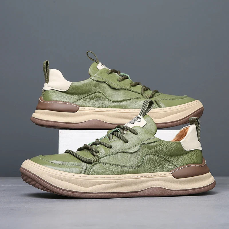 Low-top panelled lace-up trainers with contrasting sole and pull tabs