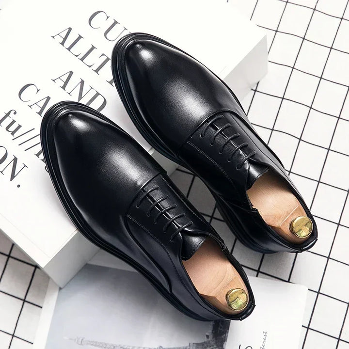 Men's black polished lace-up Oxford dress shoes