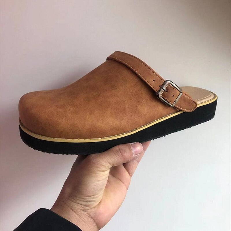Unisex closed-toe clog sandals with buckle straps and contoured footbeds