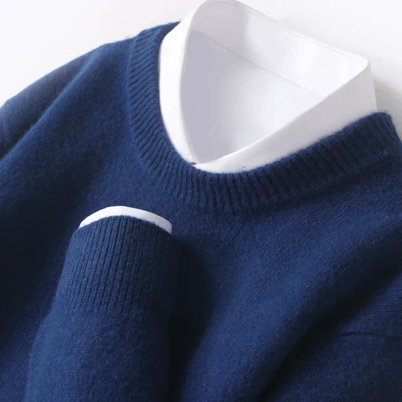 Men's fine-knit crew-neck jumper with long sleeves and ribbed trims