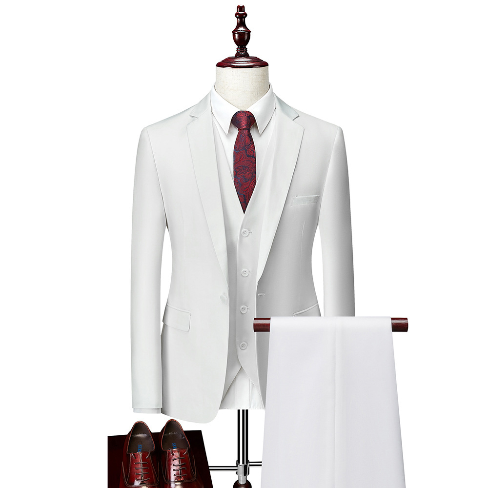 Men's three-piece suit with notch-lapel jacket, buttoned waistcoat and matching trousers
