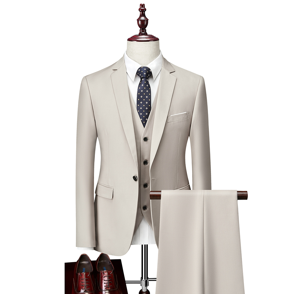 Men's three-piece suit with notch-lapel jacket, buttoned waistcoat and matching trousers
