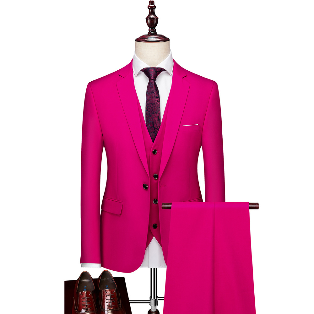 Men's three-piece suit with notch-lapel jacket, buttoned waistcoat and matching trousers