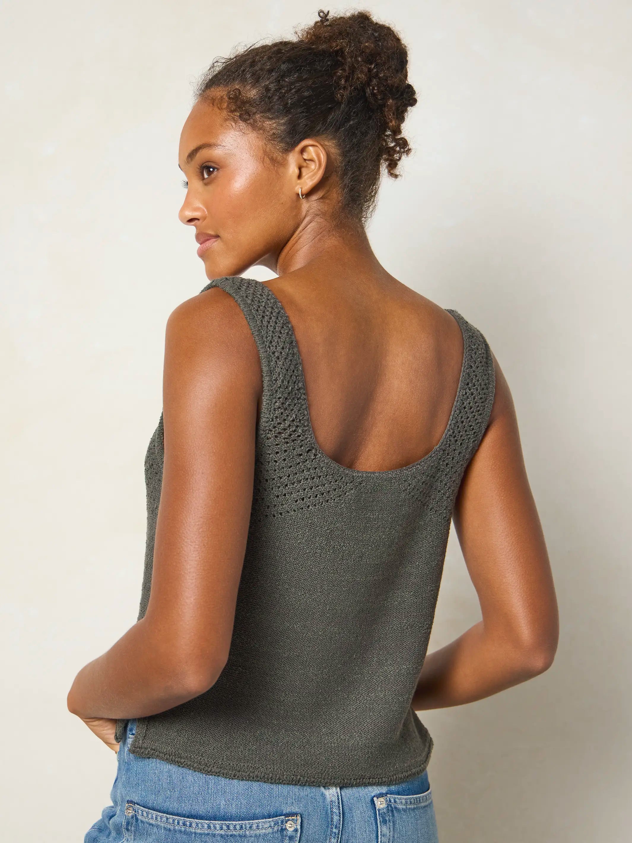 Women's dark gray floral intarsia sweater tank