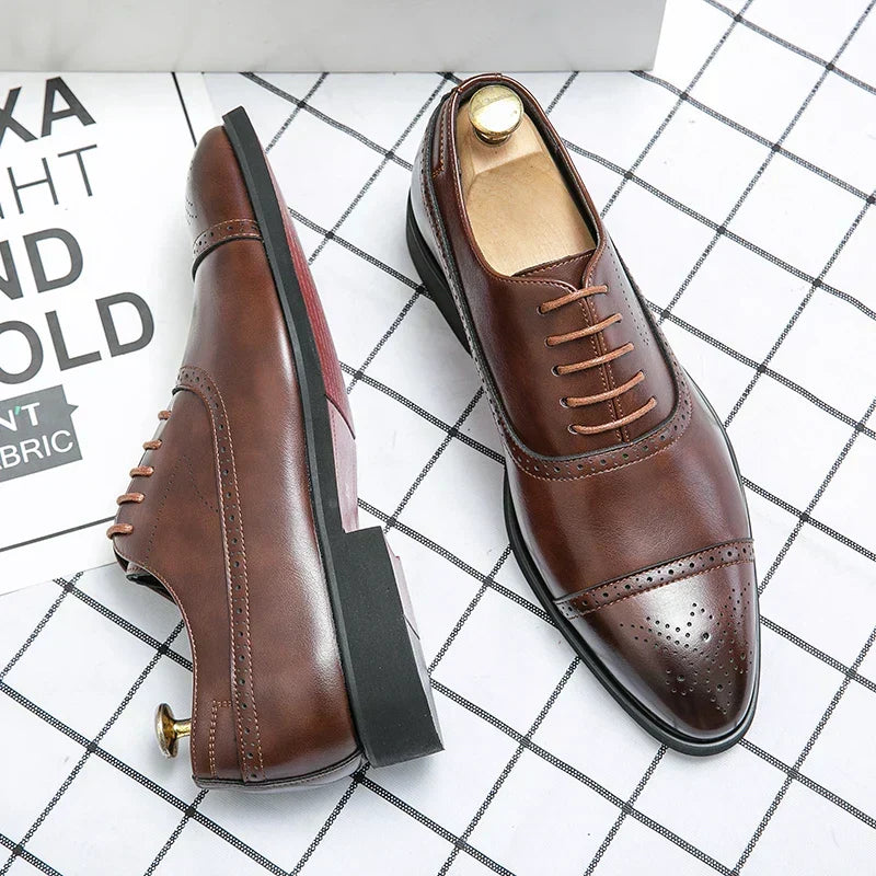 Men's Oxford shoes with perforated brogue toe detailing and lace-up fastening