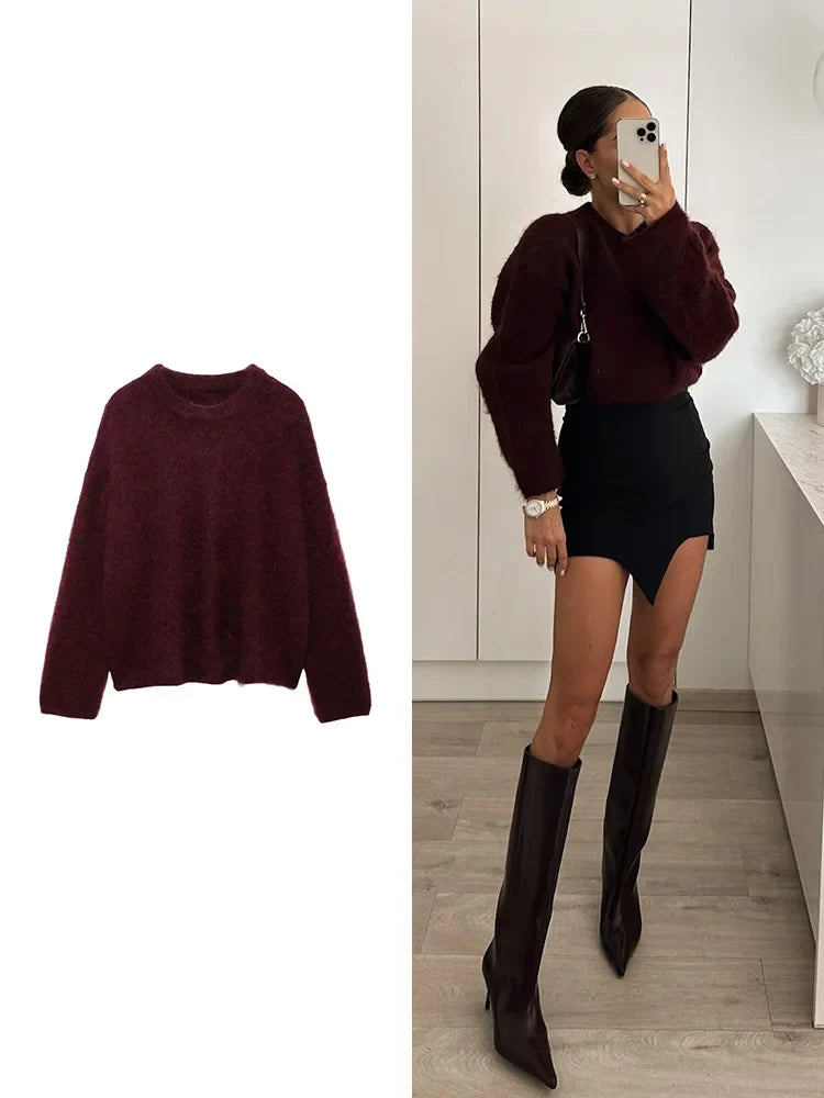 Women's relaxed crew neck sweater with long sleeves and ribbed trims