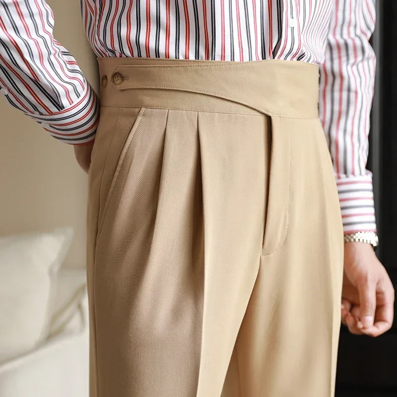 Men's high rise pleated straight leg trousers with side pockets