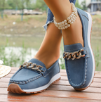 Women's loafers with chunky chain detail and moc toe
