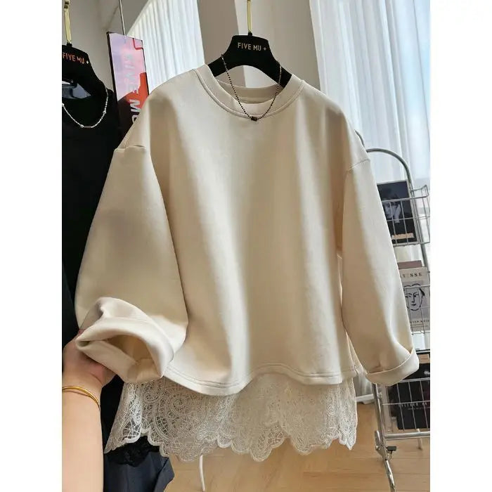 Women's crew-neck sweatshirt with open back and scalloped lace hem