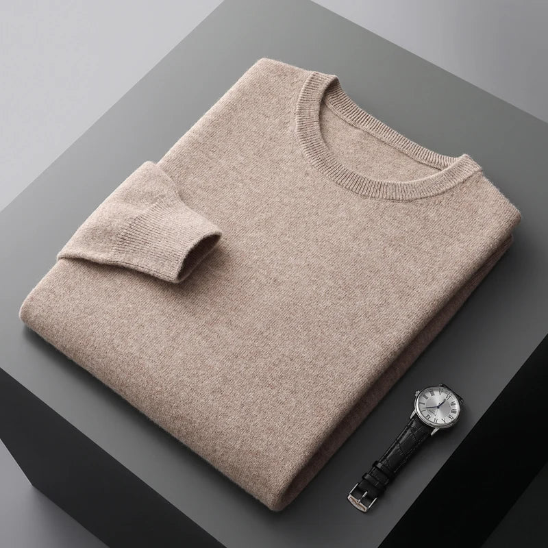 Plain crew neck sweater with long sleeves and ribbed trims