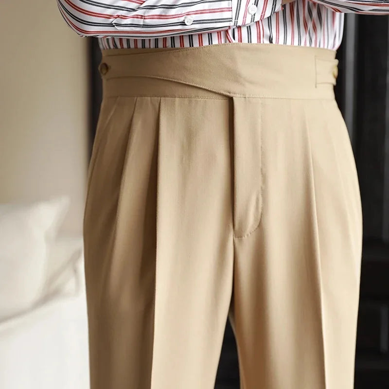 Men's high rise pleated straight leg trousers with side pockets