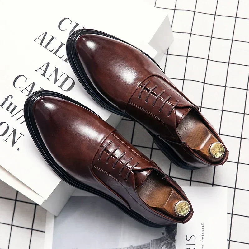 Men's brown polished lace-up Oxford dress shoes