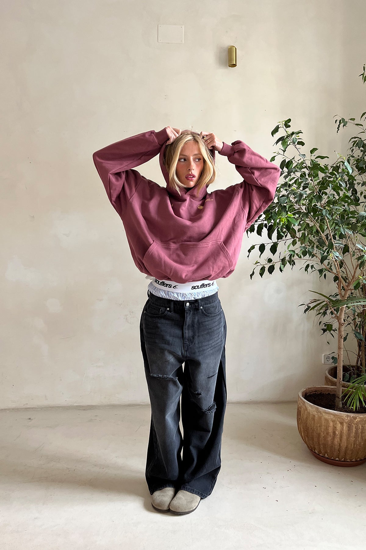 Women's long-sleeve hooded hoodie with kangaroo pocket