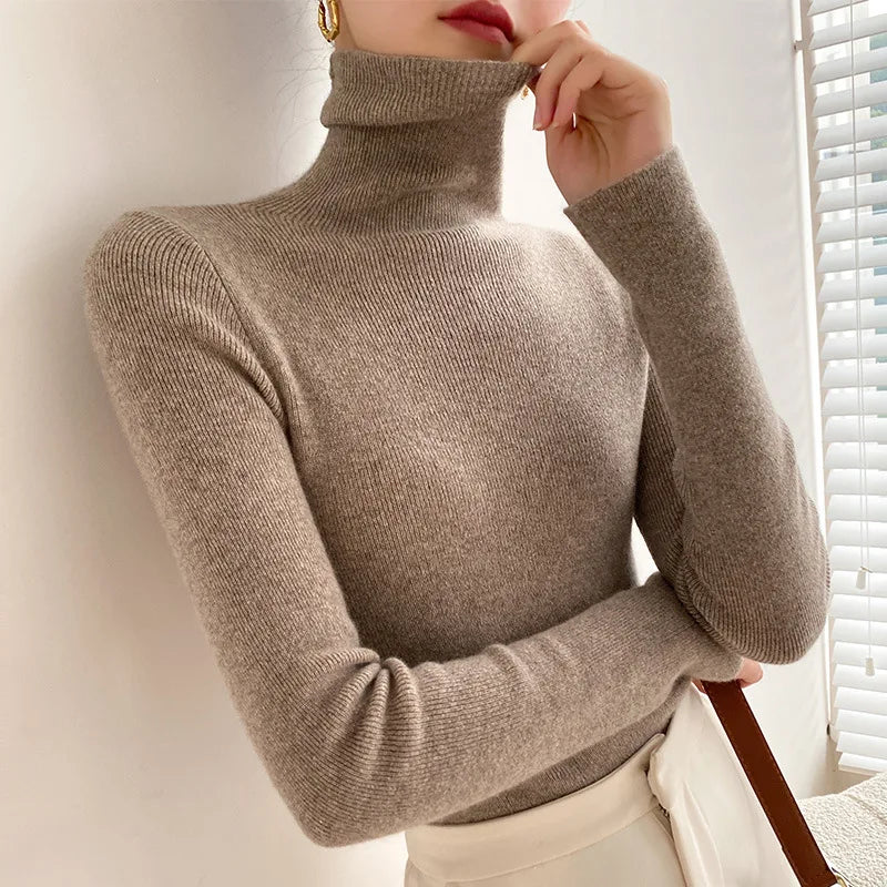 Women's ribbed turtleneck jumper with long sleeves