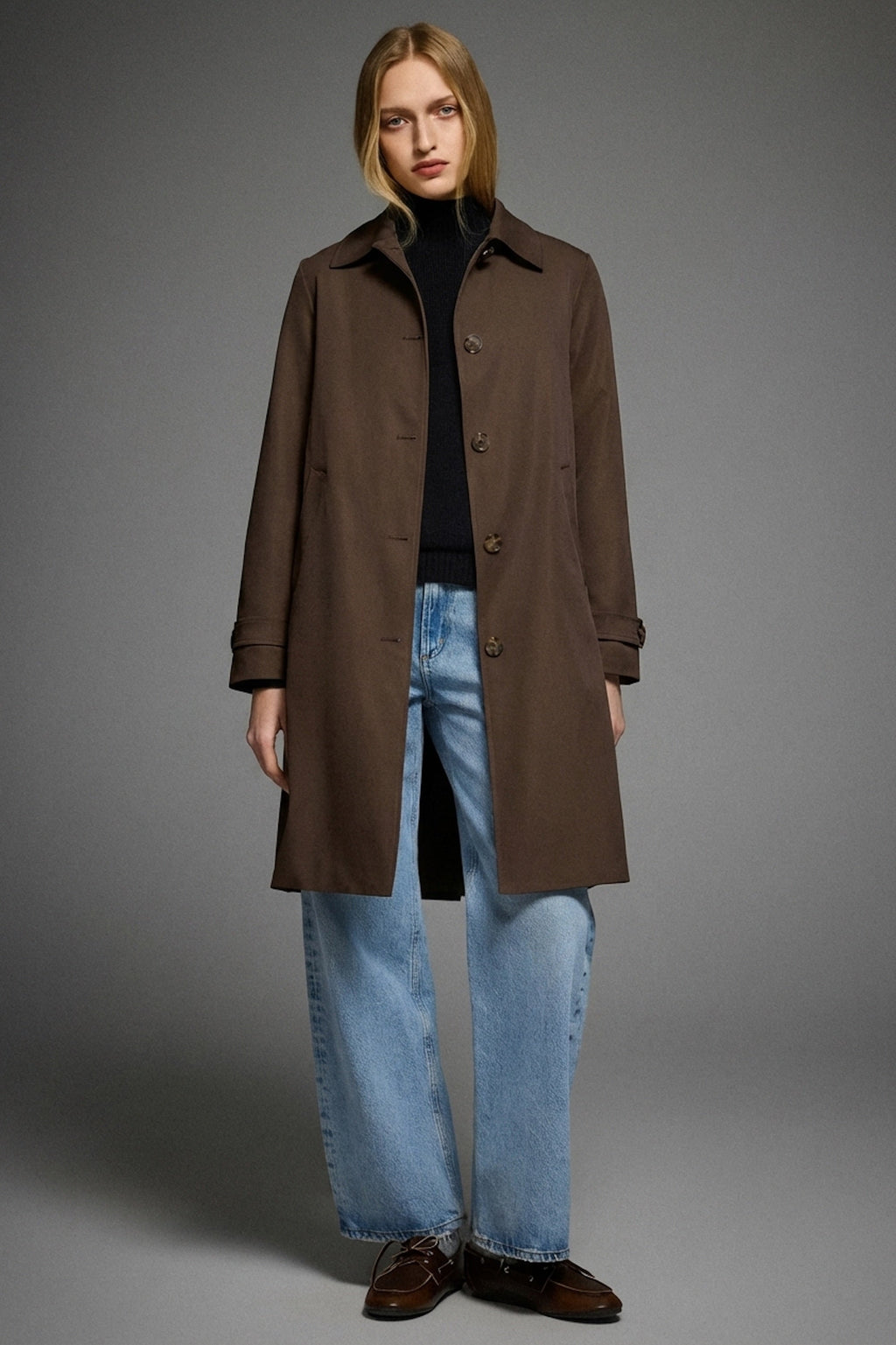 Women's single-breasted trench coat with pointed collar and button front