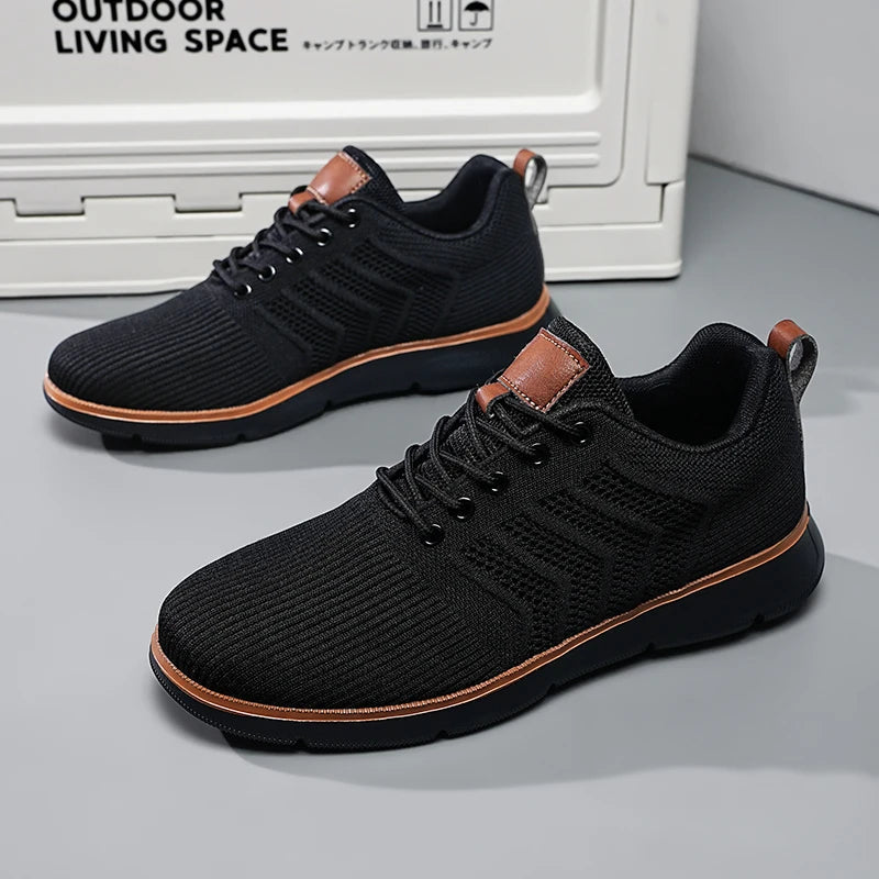 Men's lace-up trainers with textured upper, round toe and contrasting sole